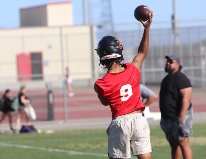 Etiwanda QB Dermaricus Davis by John Murphy 10-24-2023100420237